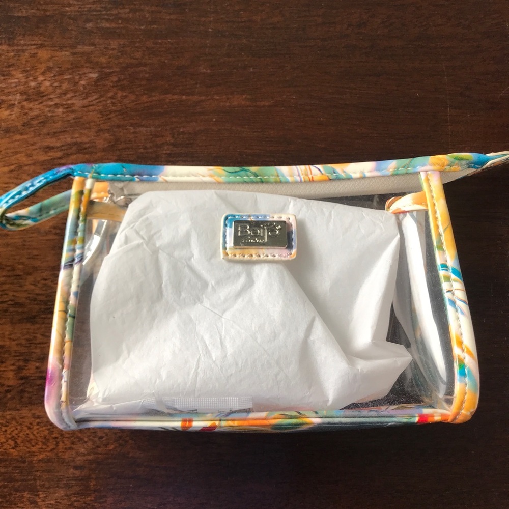 NWOT Beijo Clear Makeup Cosmetic Toiletry Bag